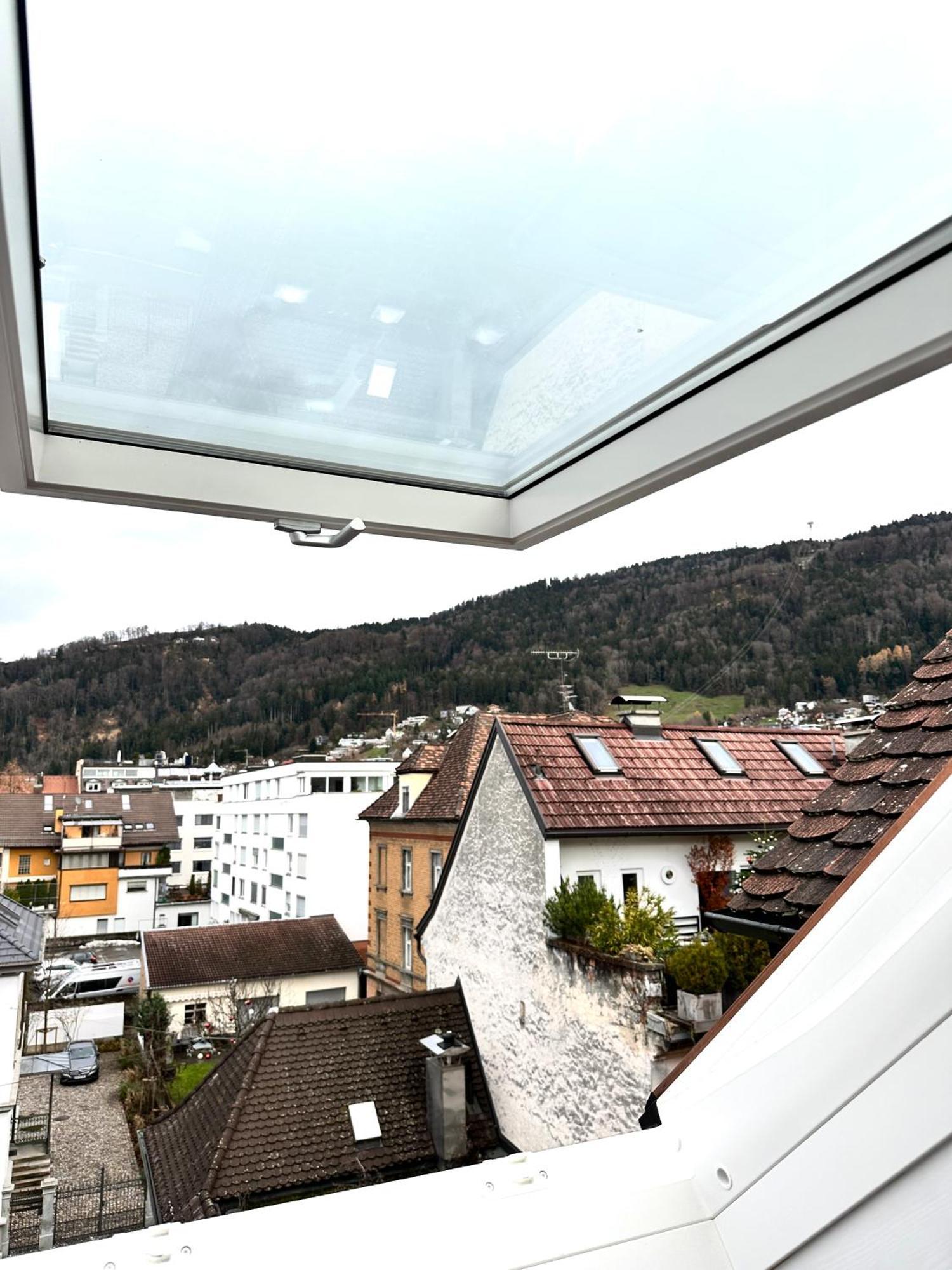Zentrale Wohnung Mit Dachterasse Брегенц Екстериор снимка
